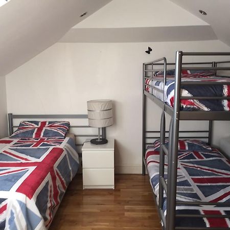 ホテルKensal House Portobello London Wembley エクステリア 写真